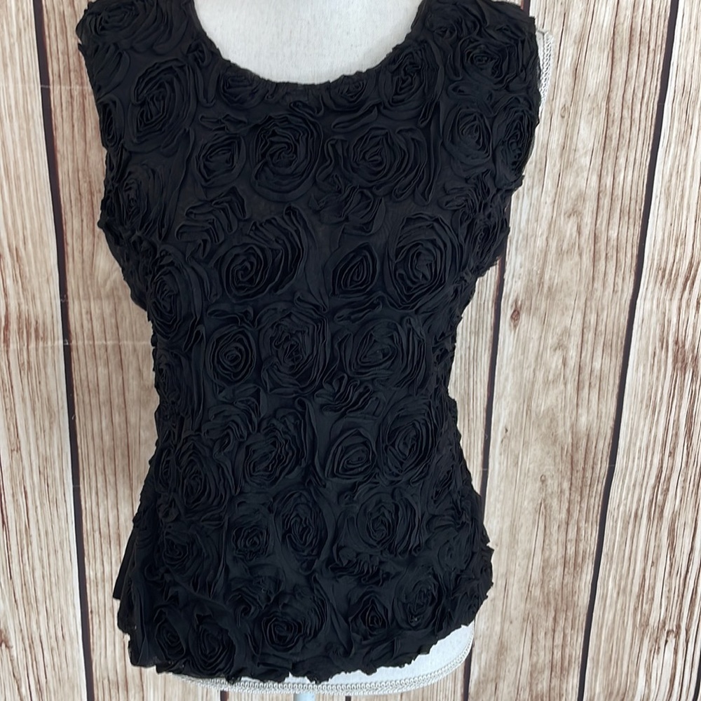 Stera Black Floral Rose-Textured Sleeveless Blouse Small